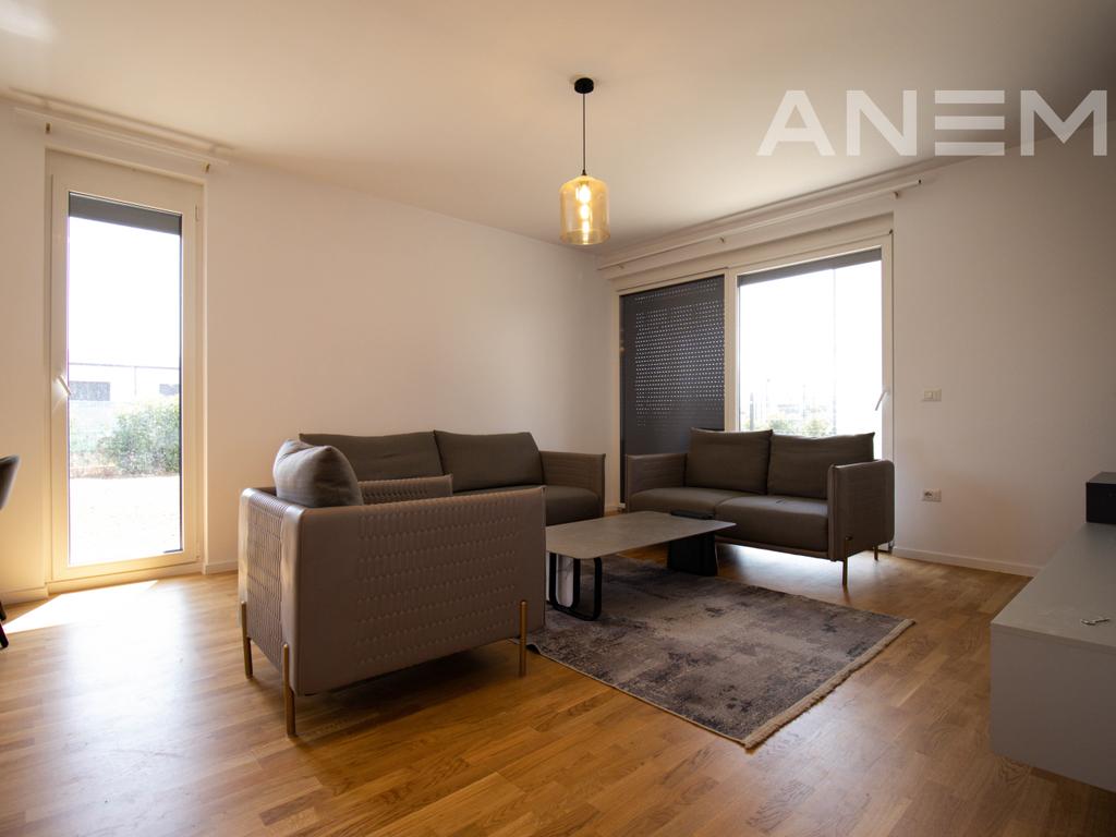 Shtëpi në shitje 190m² në Veternik