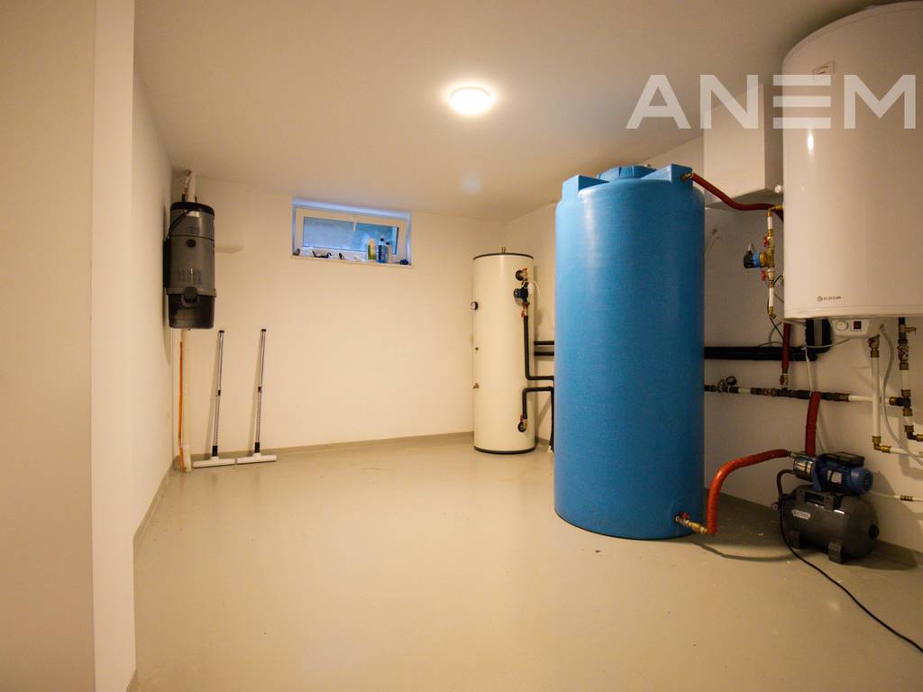Shtëpi në shitje 190m² në Veternik