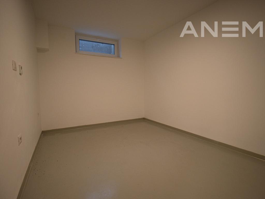 Shtëpi në shitje 190m² në Veternik