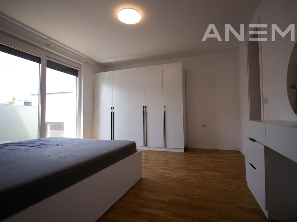 Shtëpi në shitje 190m² në Veternik