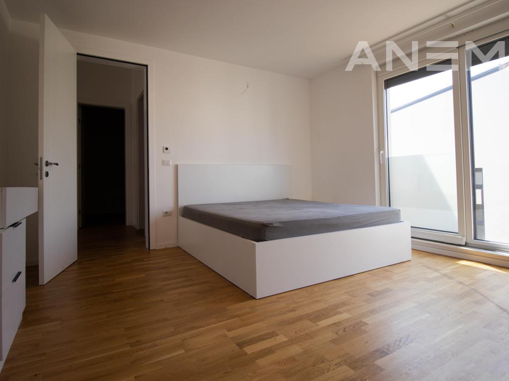 Shtëpi në shitje 190m² në Veternik