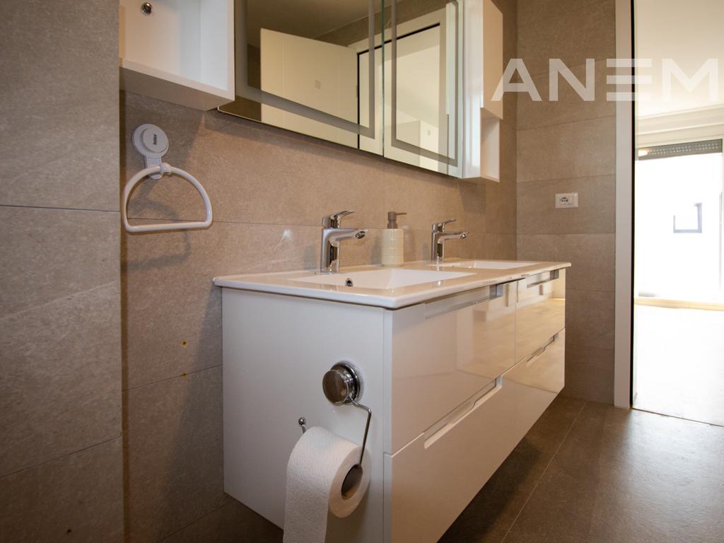 Shtëpi në shitje 190m² në Veternik