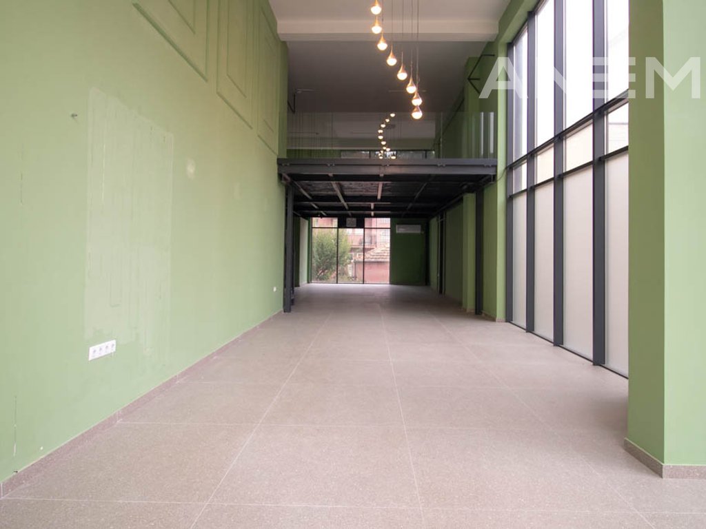Lokal me qira 165m² në Mahallën e Muhaxherëve