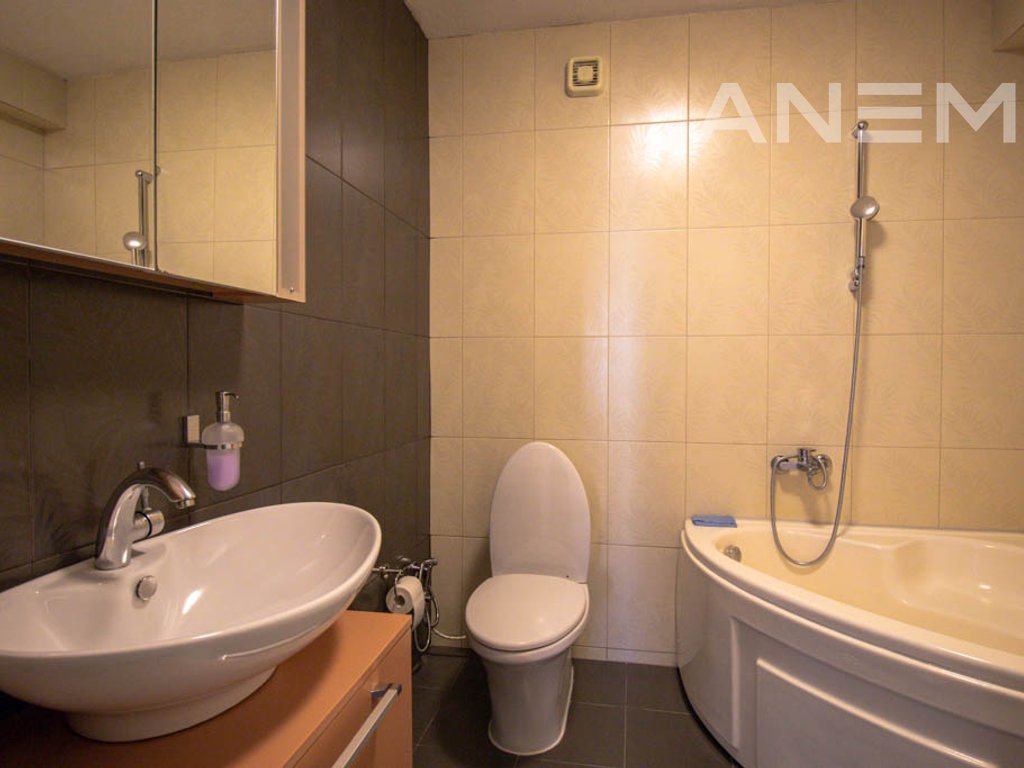 Banesë në shitje 87m² në Rrugën C