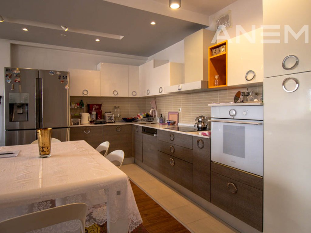 Banesë në shitje 87m² në Rrugën C
