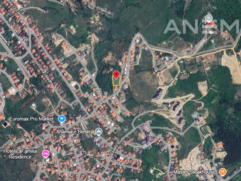 Tokë për shitje 12 ari në Rrugën Bledi