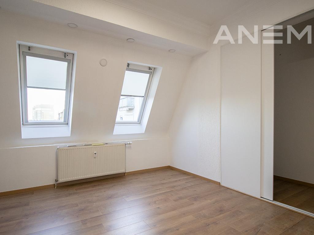 Zyre me qira me 5 hapësira pune në Qendër