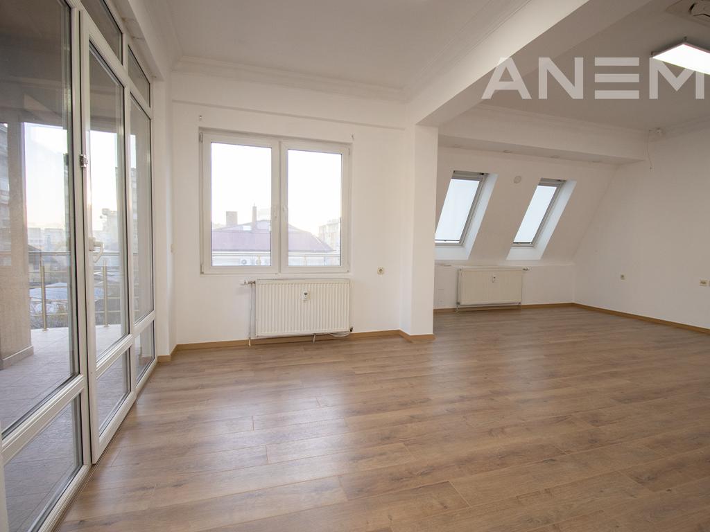 Zyre me qira me 5 hapësira pune në Qendër