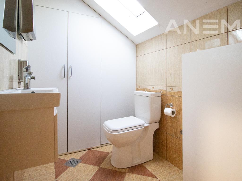 Zyre me qira me 5 hapësira pune në Qendër