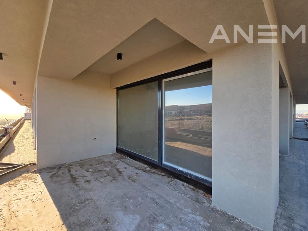 Banesë në shitje 190.55m² + 51.55m² tarracë në Marigona hill