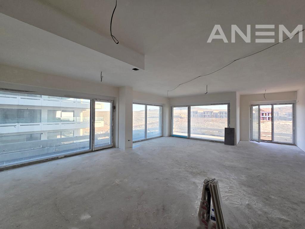 Banesë në shitje 190.55m² + 51.55m² tarracë në Marigona hill