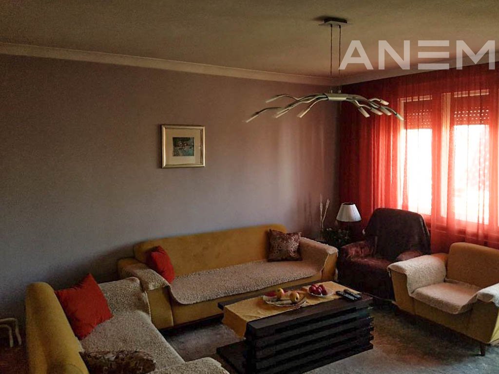 Shtëpi në shitje 260m² në lagjen Taslixhe