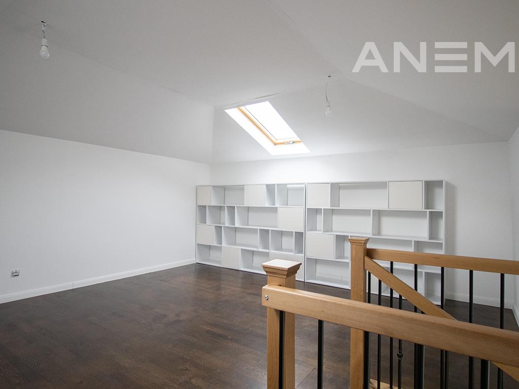 House for rent 300m2 in the Royal Green Residence neighborhood