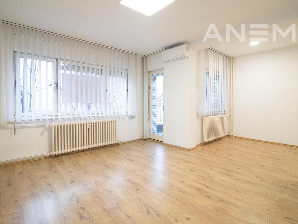 Zyre me qira 65m² në Ulpianë