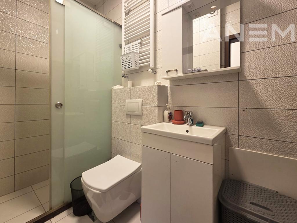 Banesë me qira me 2 dhoma gjumi në Qendër