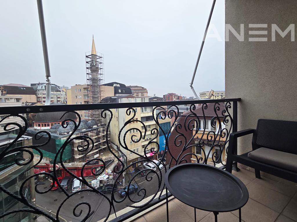 Banesë me qira me 2 dhoma gjumi në Qendër