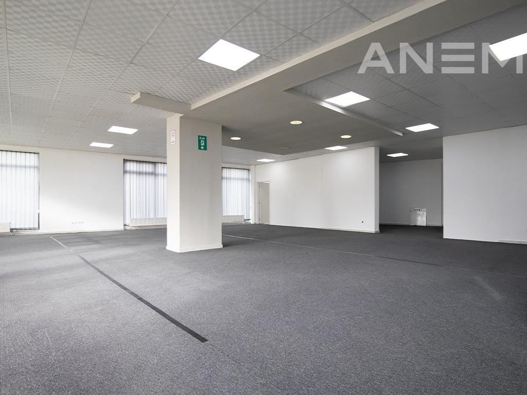 Zyre me qira me 1 hapësirë pune në Tophane