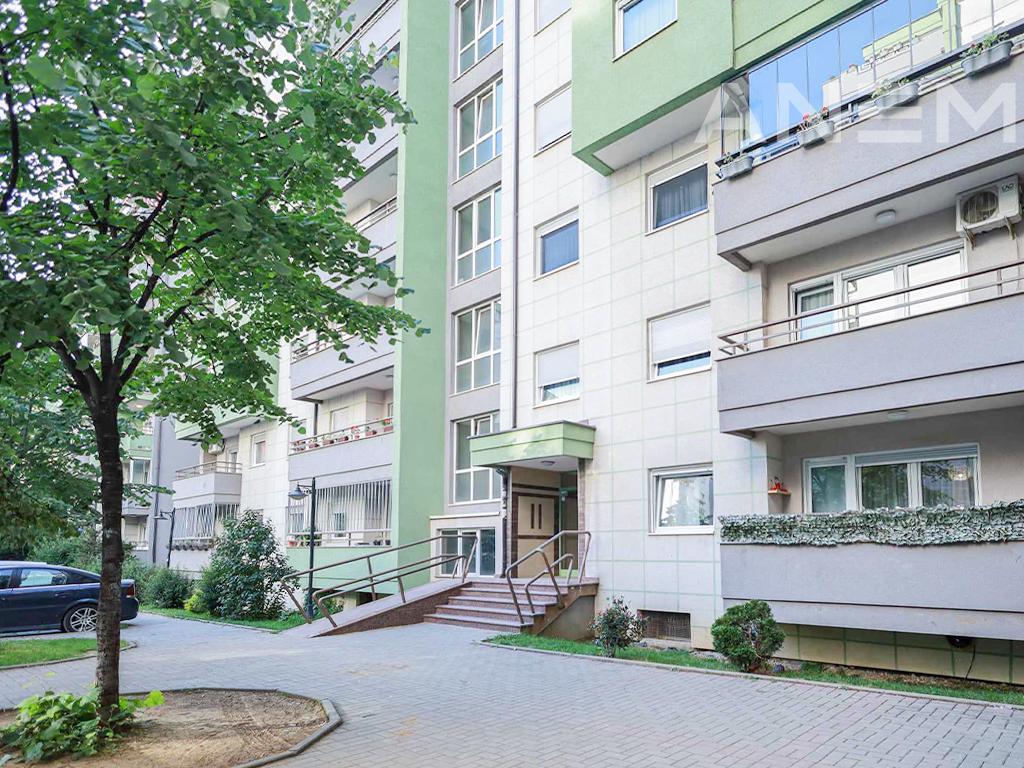 Banesë në shitje 67.3m² në Rrugën C