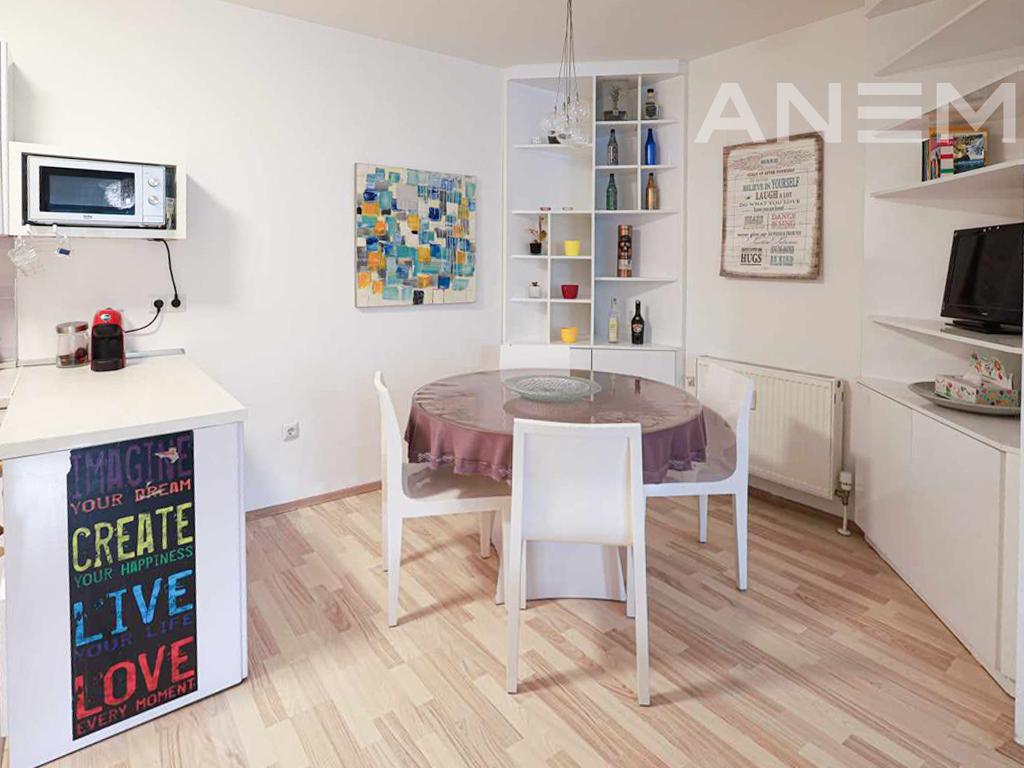 Banesë në shitje 67.3m² në Rrugën C