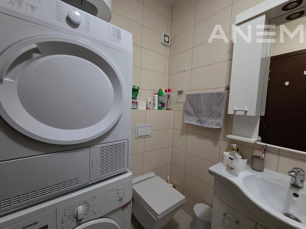 Banesë me qira me 3 dhoma gjumi në Bregun e Diellit