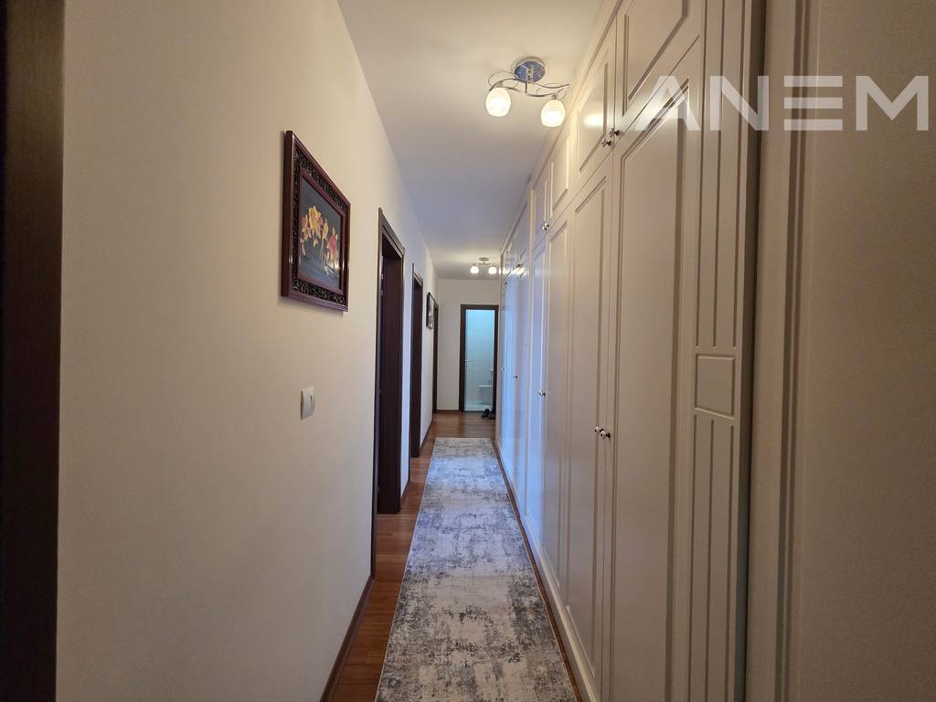 Banesë me qira me 3 dhoma gjumi në Bregun e Diellit