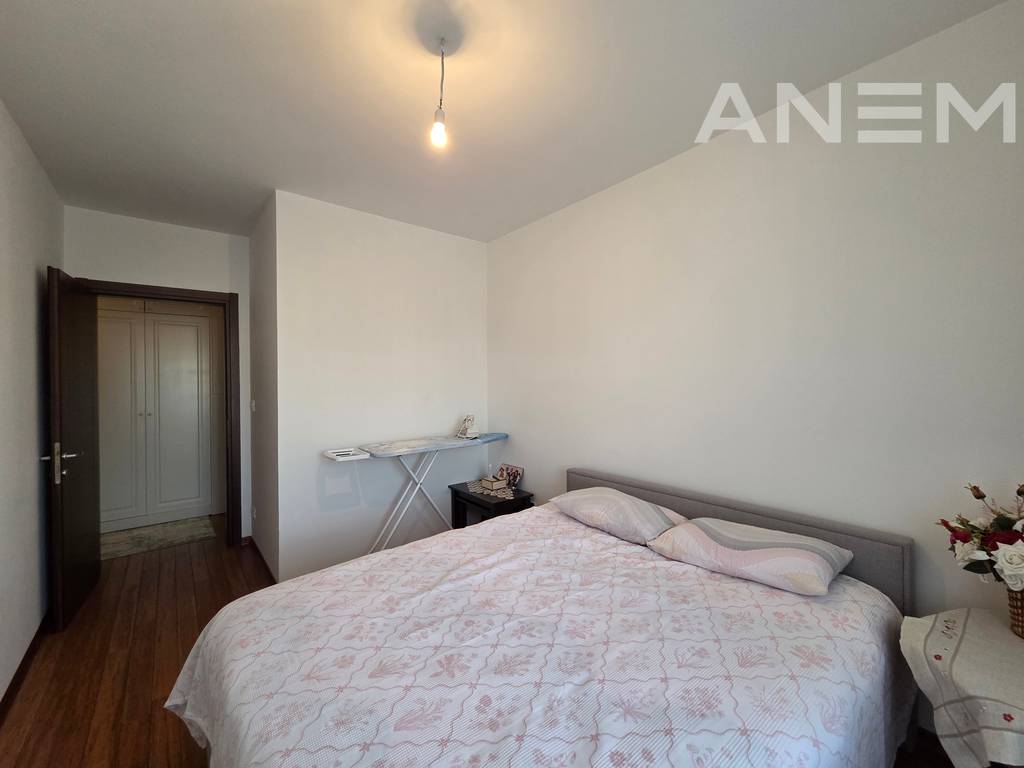 Banesë me qira me 3 dhoma gjumi në Bregun e Diellit