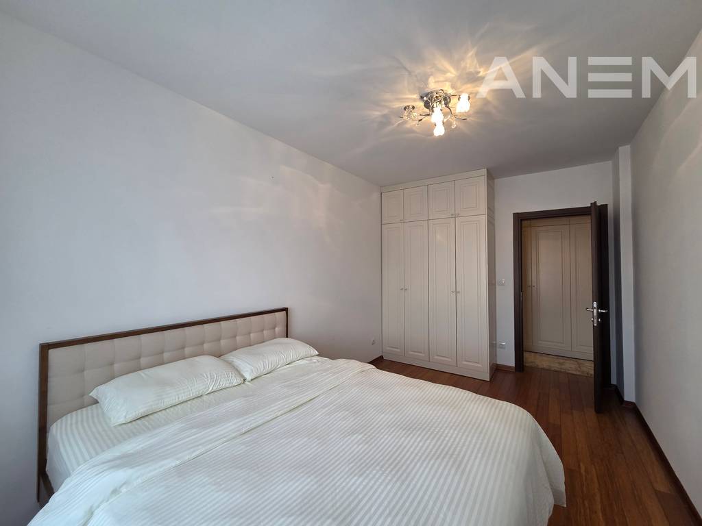 Banesë me qira me 3 dhoma gjumi në Bregun e Diellit