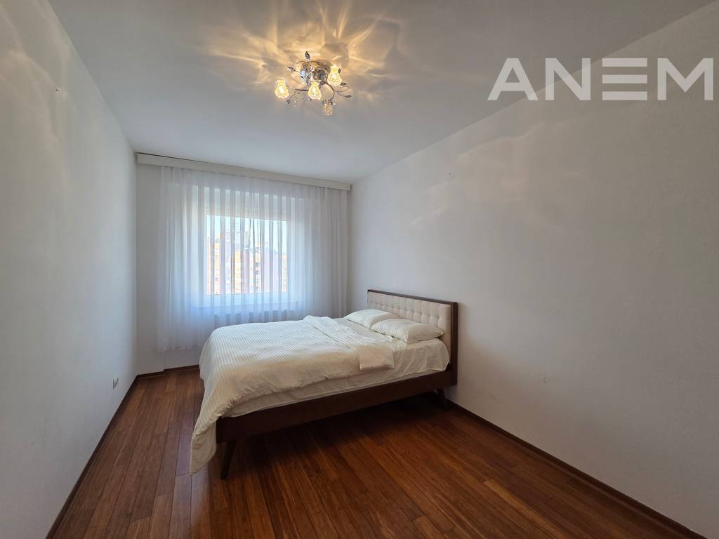 Banesë me qira me 3 dhoma gjumi në Bregun e Diellit