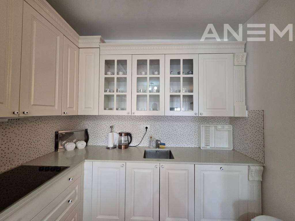 Banesë me qira me 3 dhoma gjumi në Bregun e Diellit