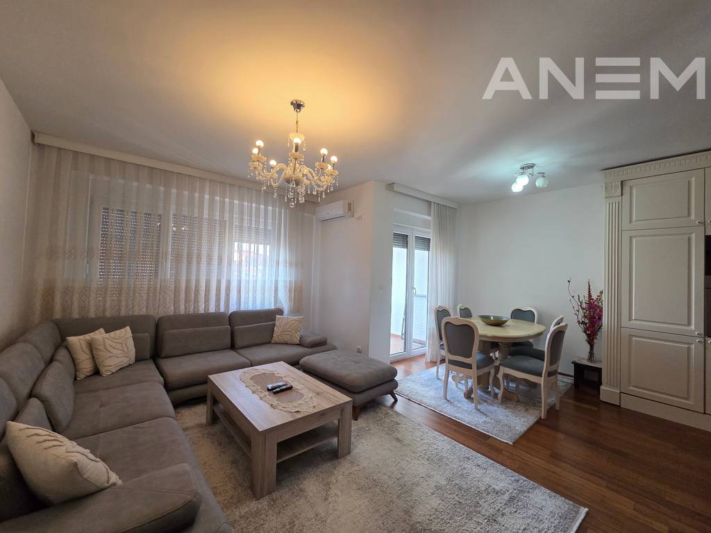 Banesë me qira me 3 dhoma gjumi në Bregun e Diellit