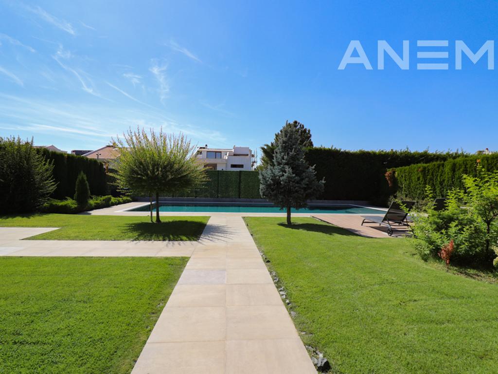 Shtëpi në shitje 700m²  në Marigona Residence