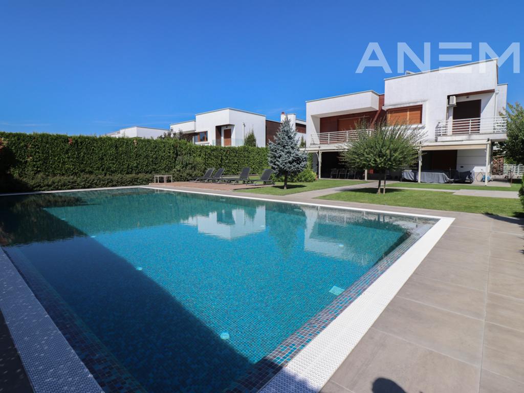 Shtëpi në shitje 700m²  në Marigona Residence