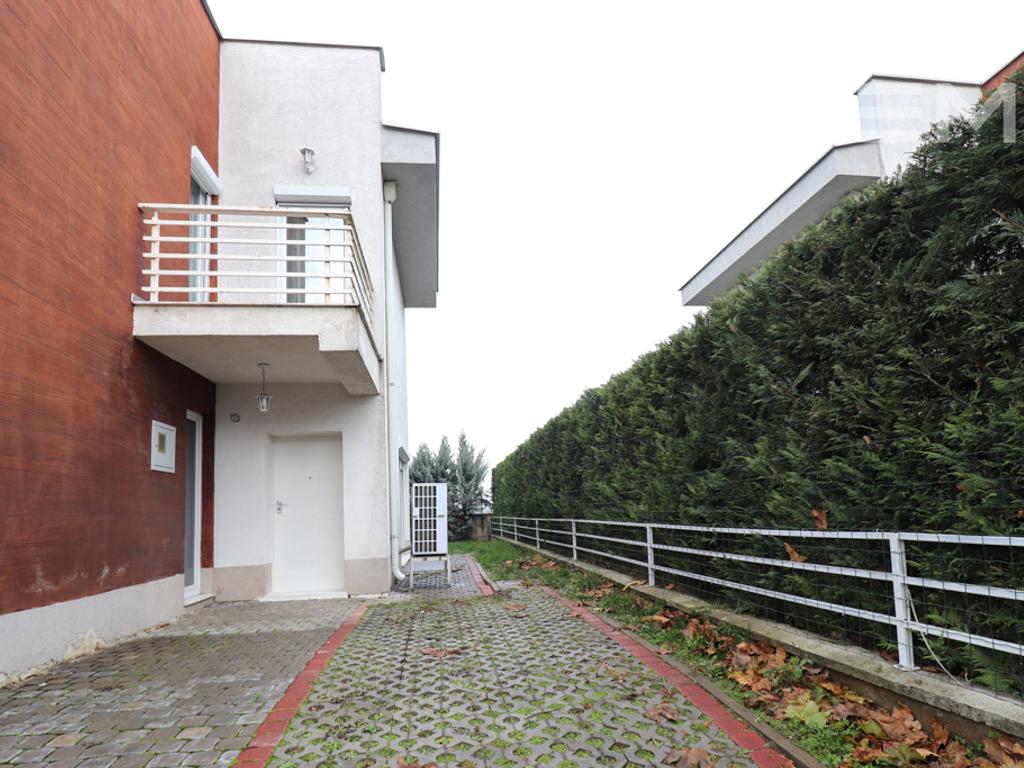 Shtëpi me qira 174m² + 42m² bodrum në Marigona Residence