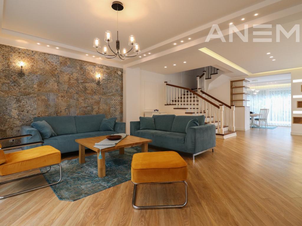 Shtëpi me qira 174m² + 42m² bodrum në Marigona Residence