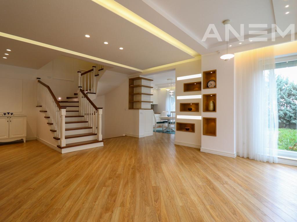 Shtëpi me qira 174m² + 42m² bodrum në Marigona Residence
