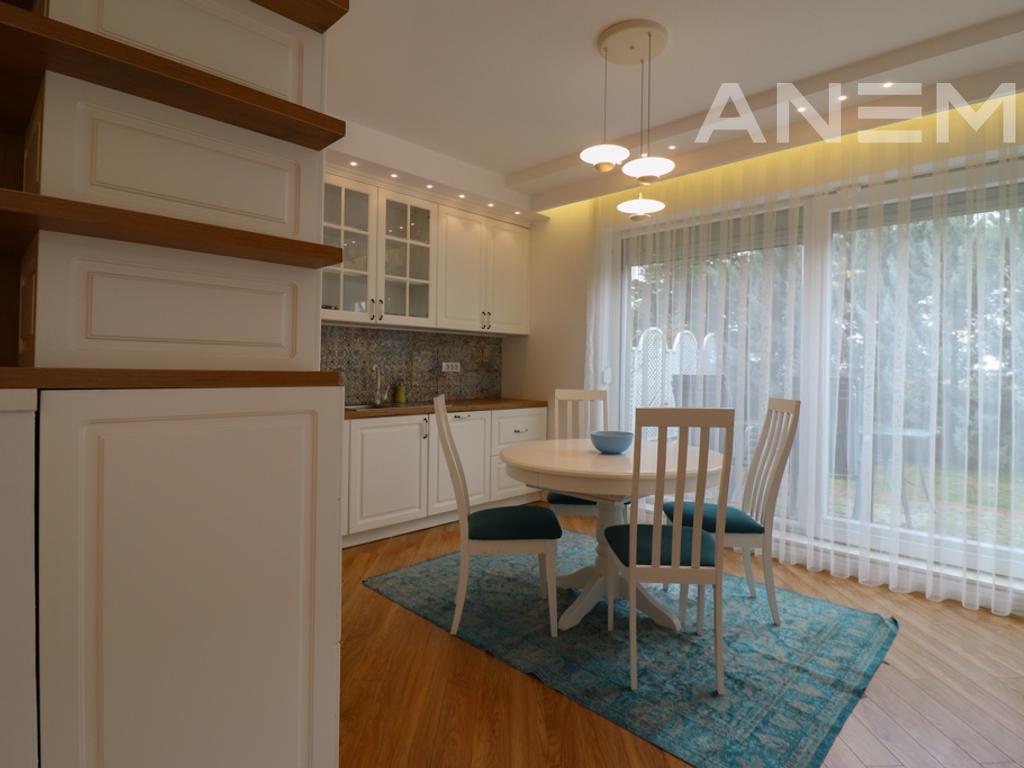 Shtëpi me qira 174m² + 42m² bodrum në Marigona Residence