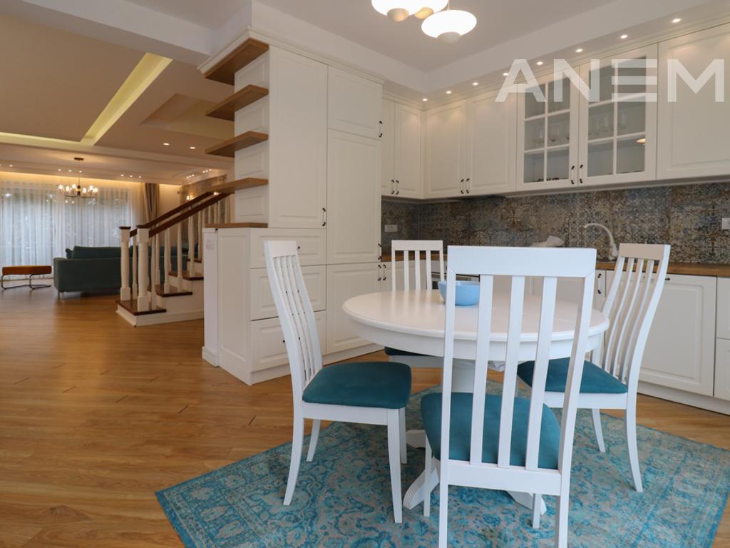 Shtëpi me qira 174m² + 42m² bodrum në Marigona Residence