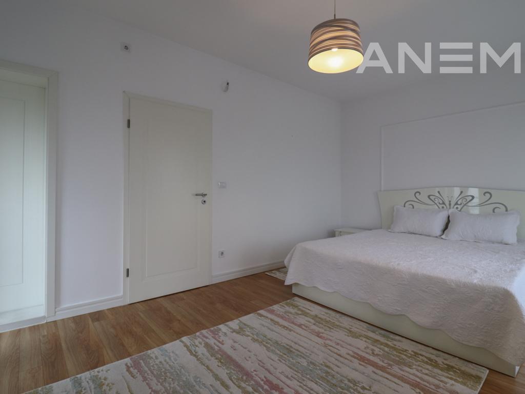 Shtëpi me qira 174m² + 42m² bodrum në Marigona Residence