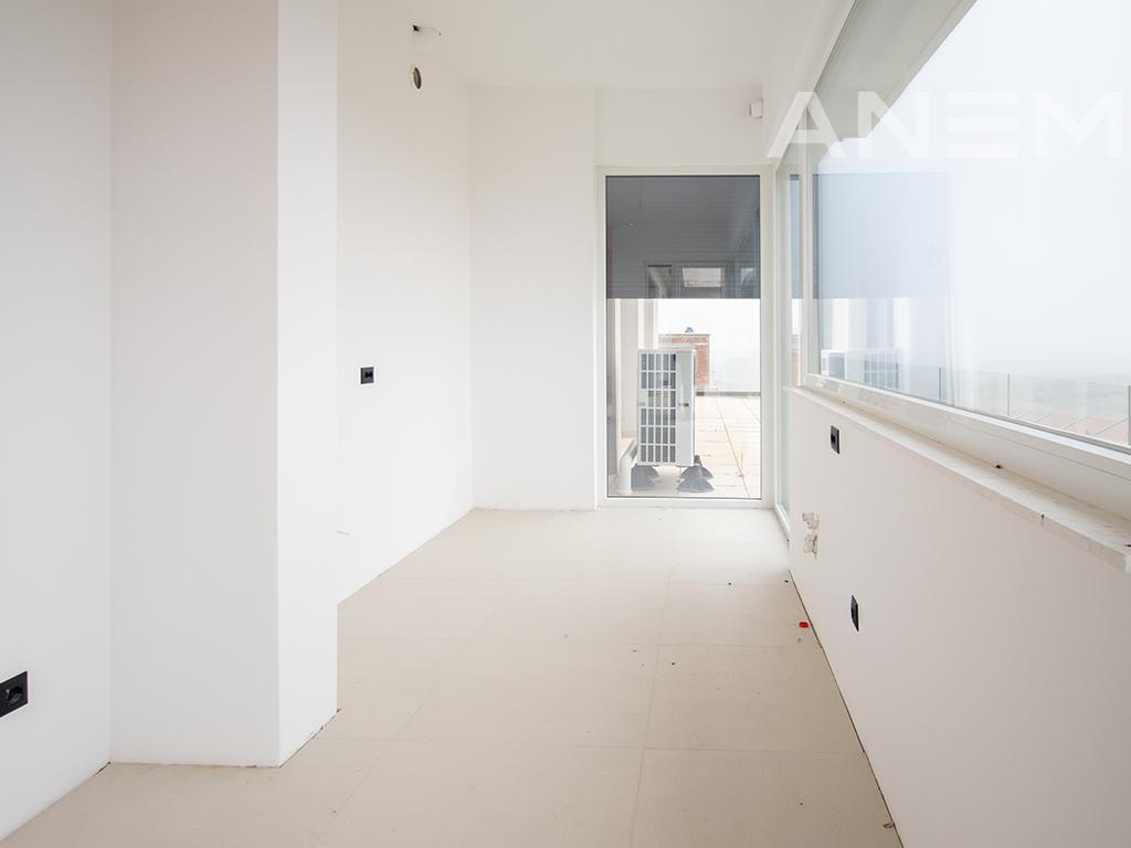 Penthouse në shitje 184.40m² + 64.95m² tarracë në Marigona Hill