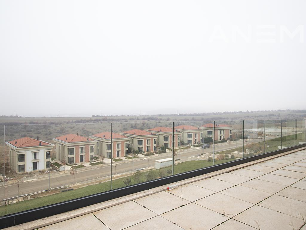 Penthouse në shitje 184.40m² + 64.95m² tarracë në Marigona Hill