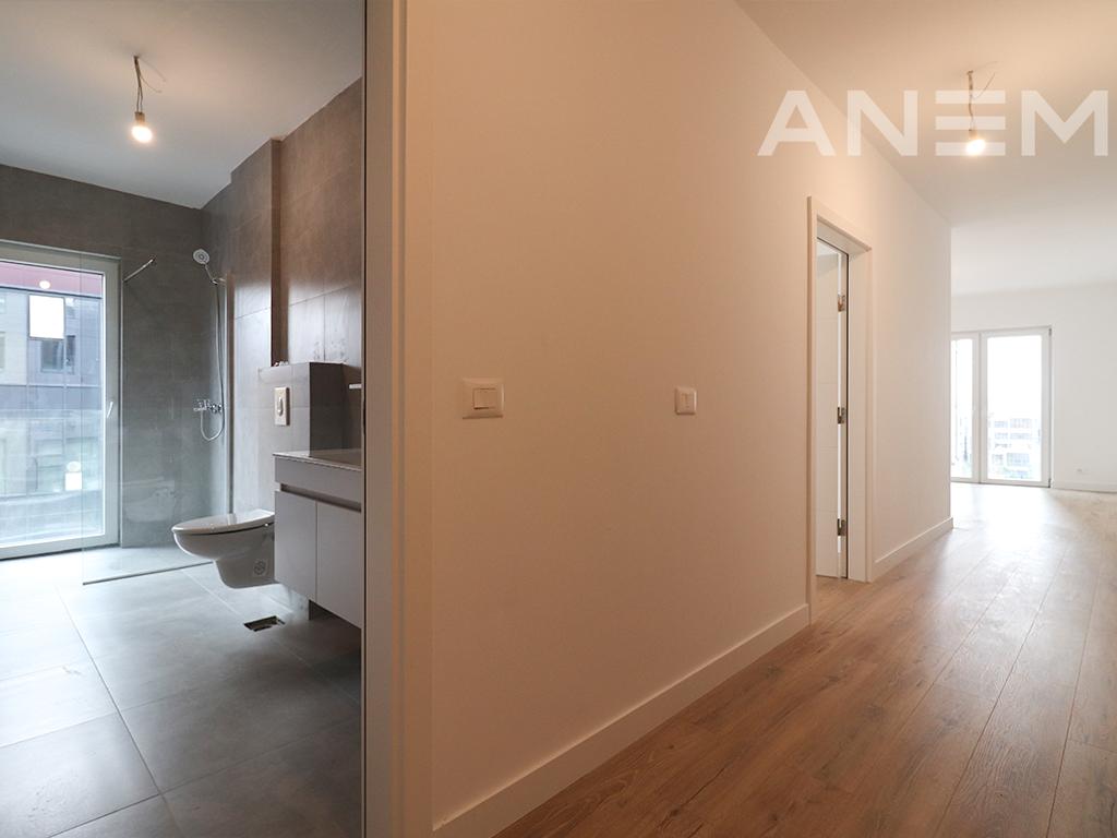 Zyre me qira me 3 hapësira pune në lagjen Aktash