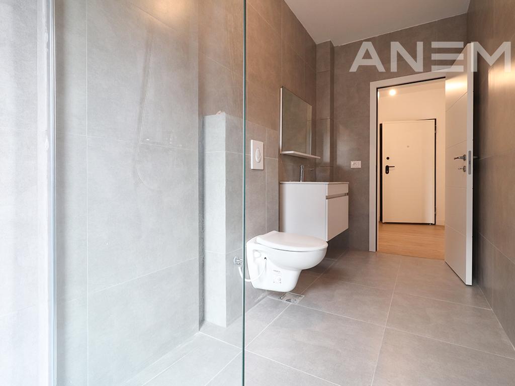 Zyre me qira me 3 hapësira pune në lagjen Aktash