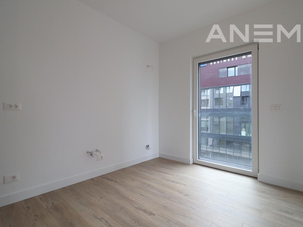 Zyre me qira me 3 hapësira pune në Aktash