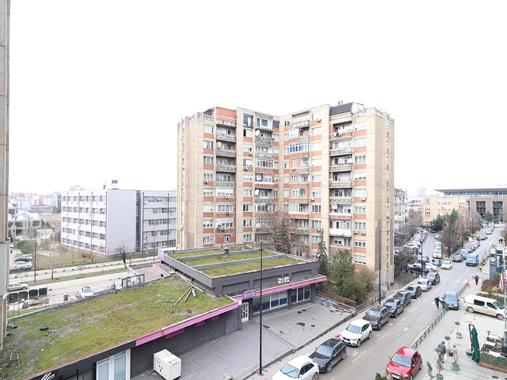 Zyre me qira me 3 hapësira pune në Aktash