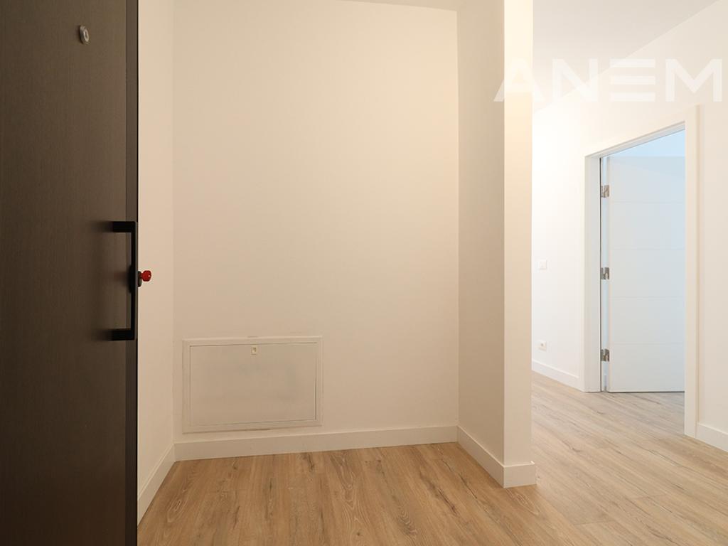 Zyre me qira me 3 hapësira pune në Aktash