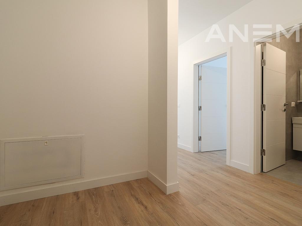 Zyre me qira me 3 hapësira pune në Aktash