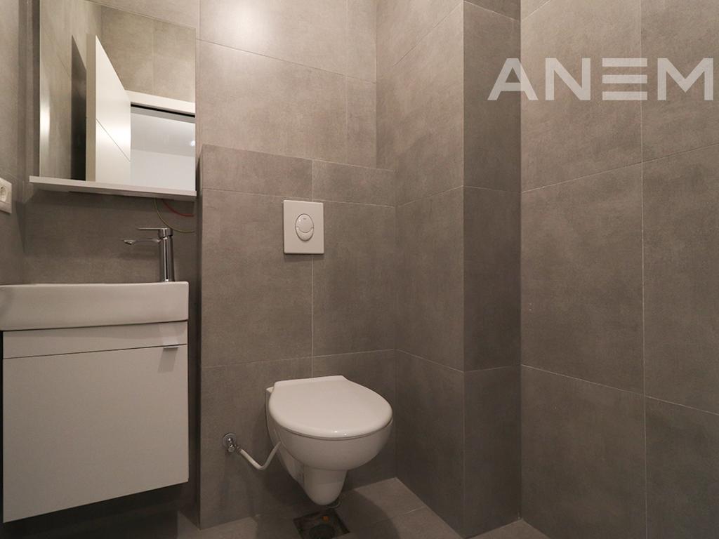 Zyre me qira me 3 hapësira pune në Aktash