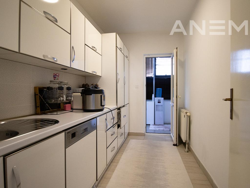 Shtëpi në shitje 420m² në Veternik