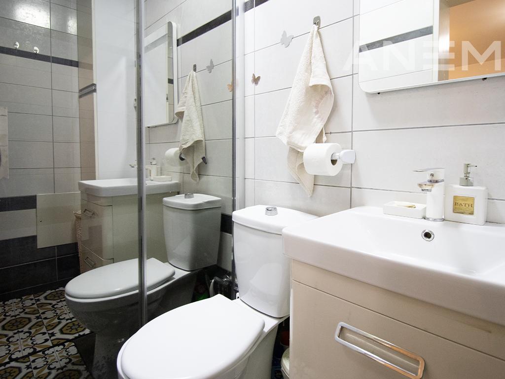 Shtëpi në shitje 420m² në Veternik