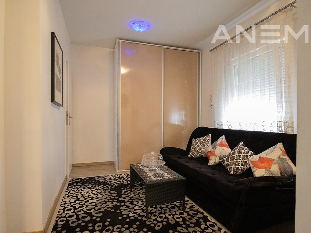 Shtëpi në shitje 420m² në Veternik